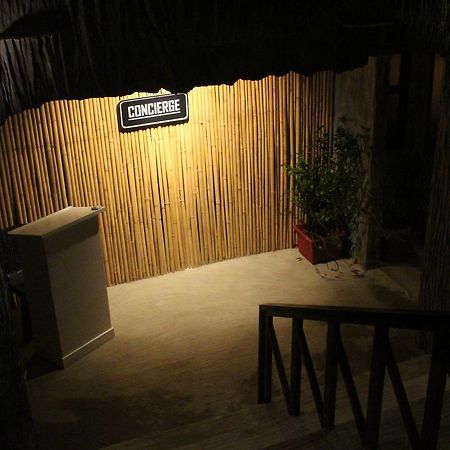 The Cavern Pod Hotel & Specialty Cafe El Nido Exterior photo