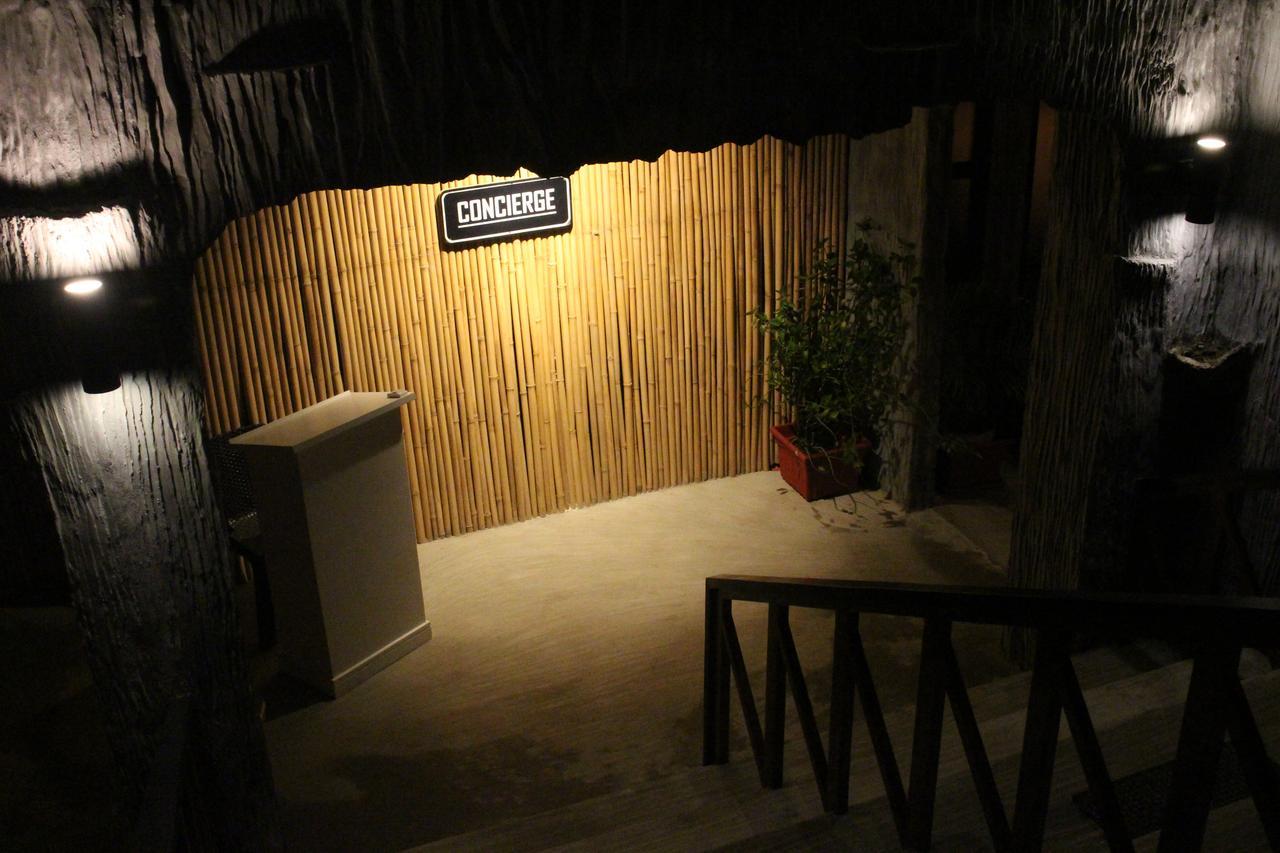 The Cavern Pod Hotel & Specialty Cafe El Nido Exterior photo